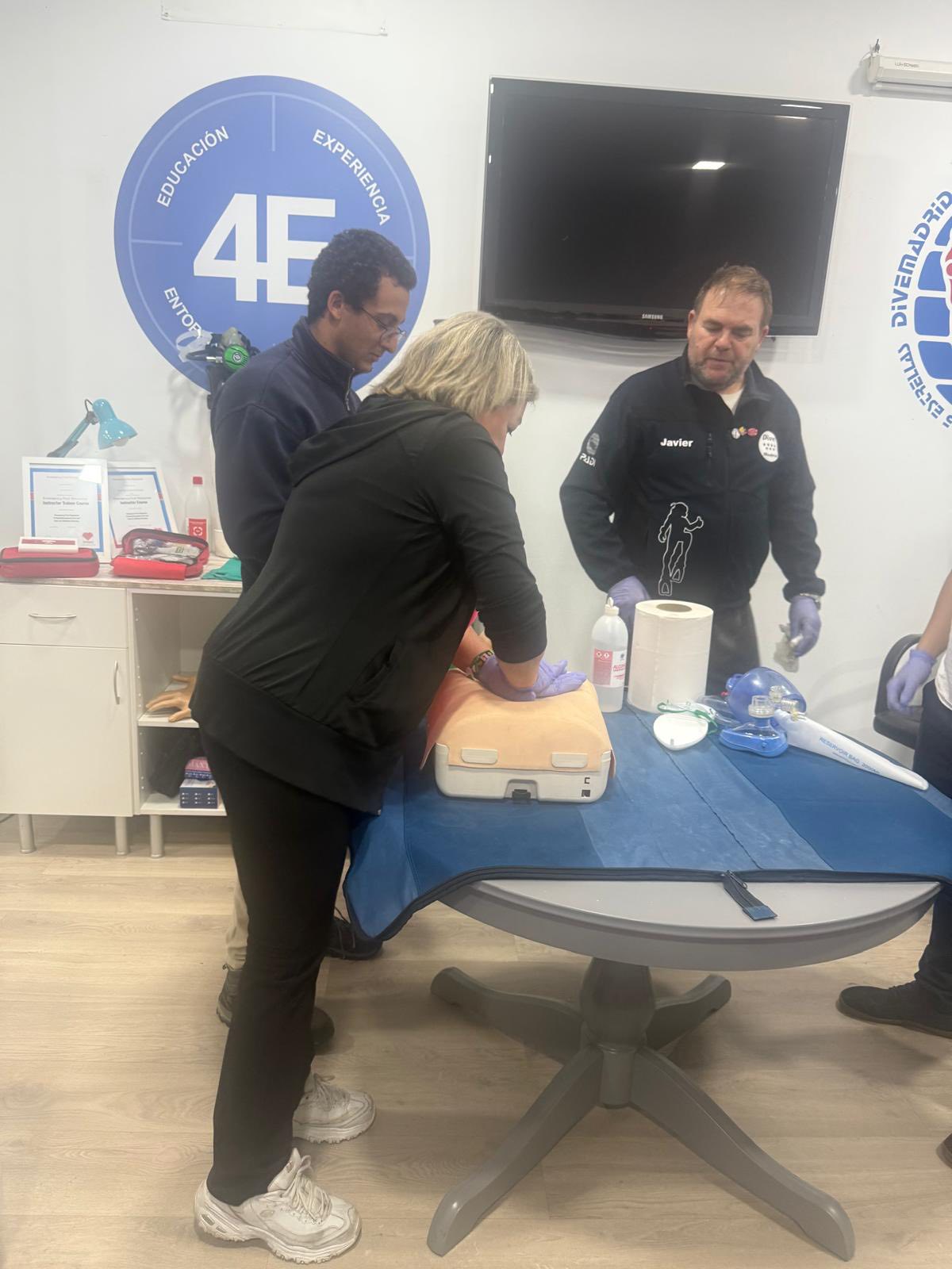 Pack EFR + RCP + DEA + Oxígeno PADI | Curso Completo de Emergencias